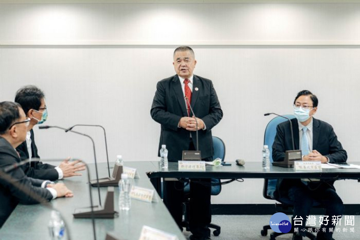 劉理事長表示,取之於社會、用之於社會是公會的理念。