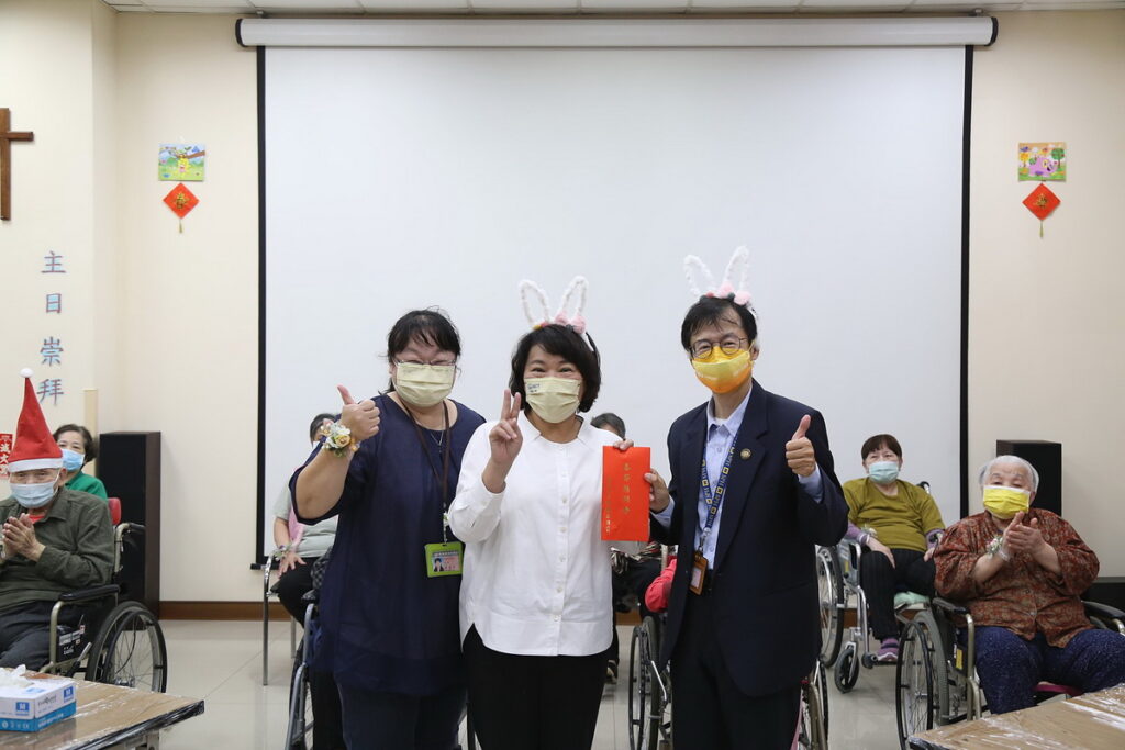 市長致贈保康慰問金