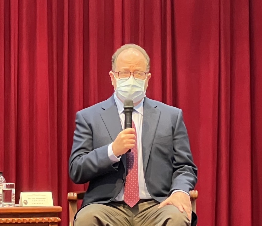小心中共滲透唱衰台灣 美國智庫學者:應反制孤立行動 104 美國企業研究院(AEI)資深研究員卜大年(Dan Blumenthal)12日提醒,台灣須想辦法因應解放軍心理戰。