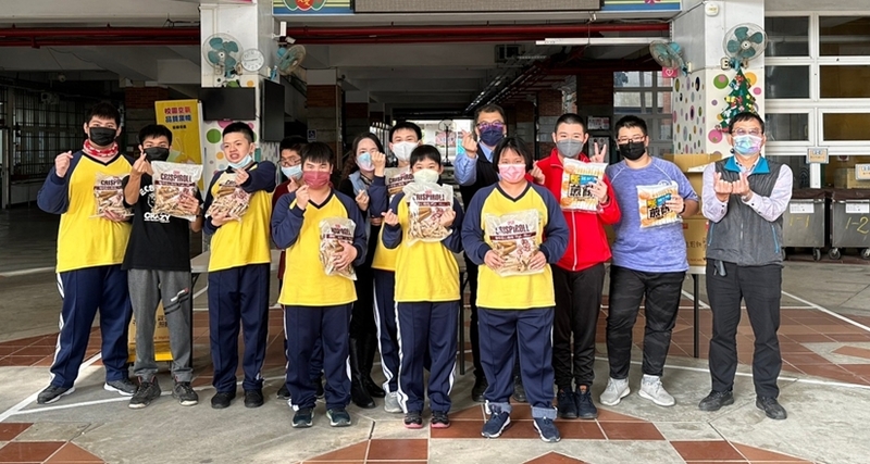 漾新聞|台灣中油大林廠寒冬送物資到高雄仁武特殊教育學校