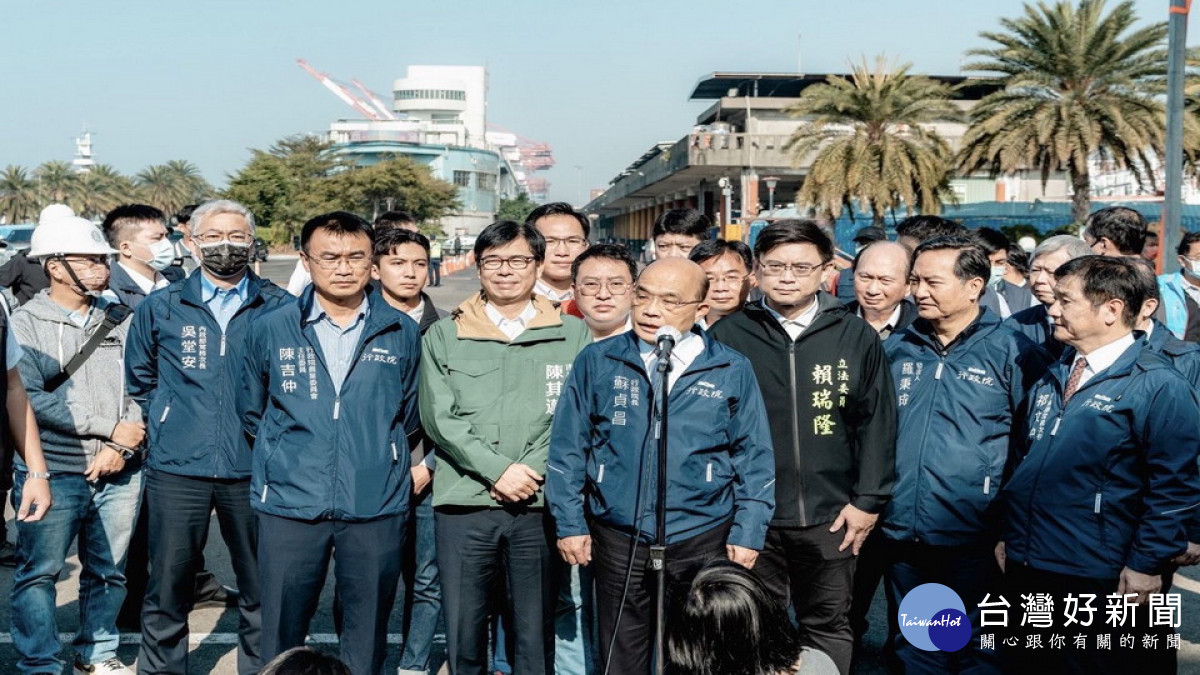 ▲蘇貞昌院長視察前鎮漁港,陳其邁感謝蘇院長帶領的行政院團隊對高雄的支持與照顧。(圖/記者 許高祥 翻攝)