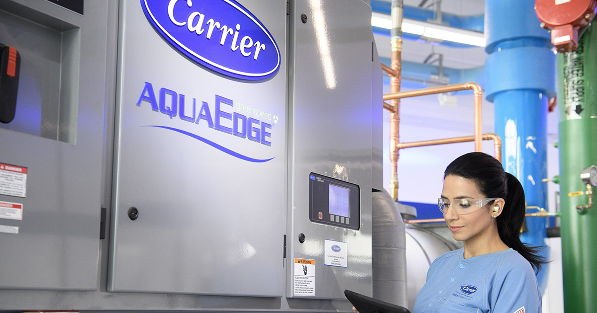 1200-Carrier AquaEdge Chiller with Service Technician