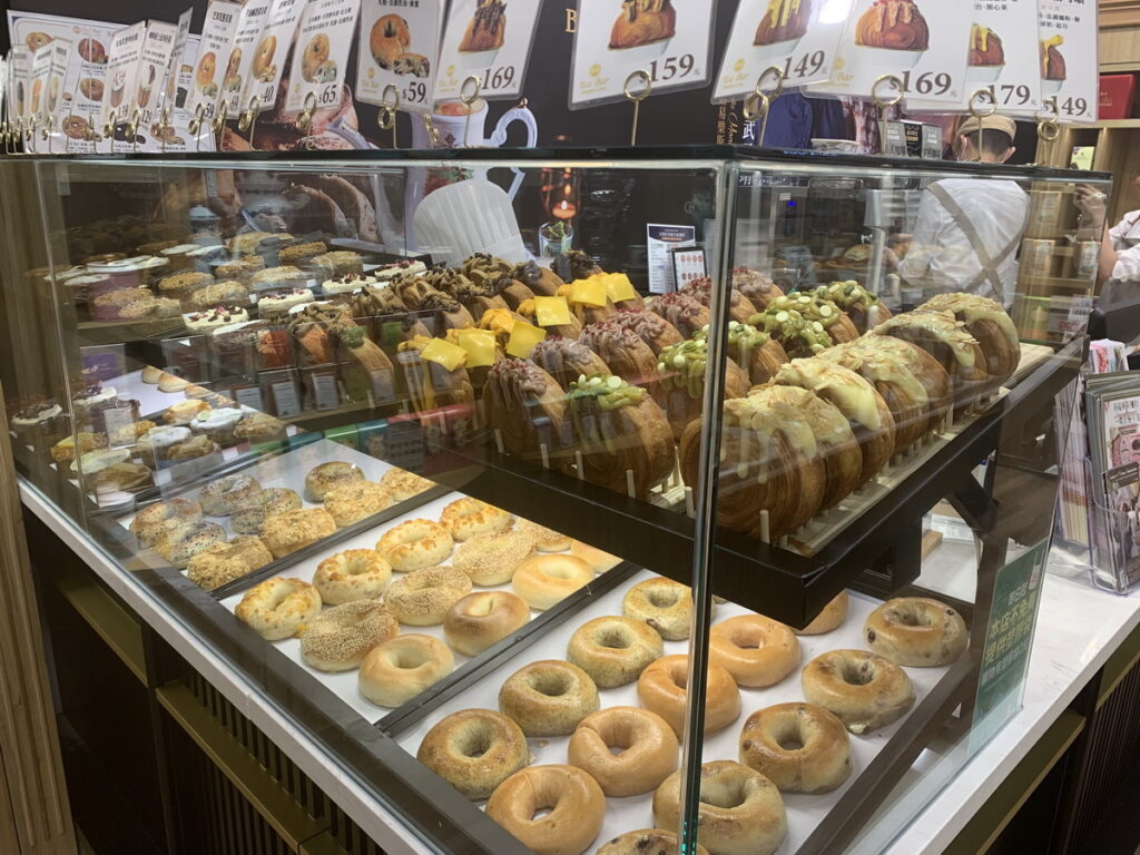 B&G德國農莊茶&烘焙館台北101櫃位於Mia C’bon生鮮超市內
