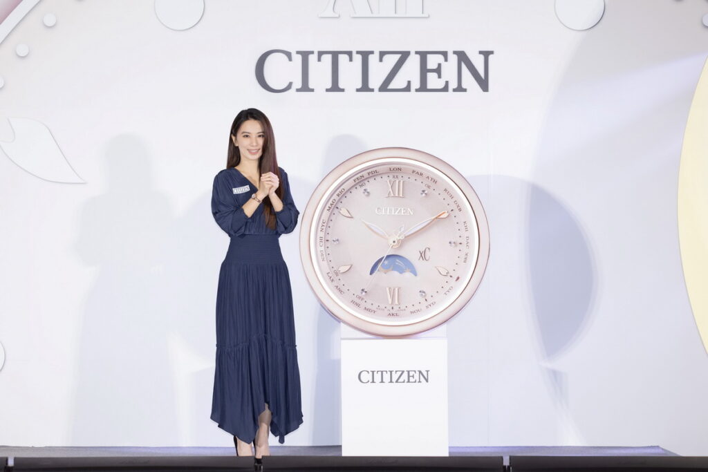 師姐Hebe田馥甄再度開示 春節開運穿搭首選粉紅金色系 歡迎粉絲過年來撞色