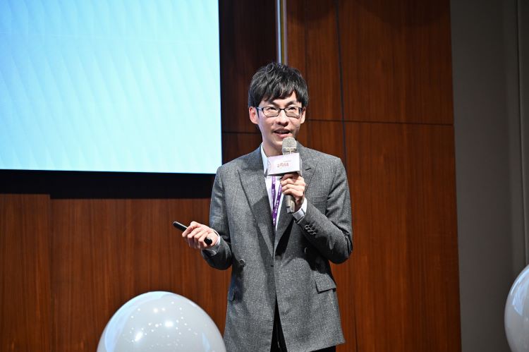 陳建名院長擔任客座講師,針對台灣醫美產業做深入討論與經驗分享。(圖/大會提供)