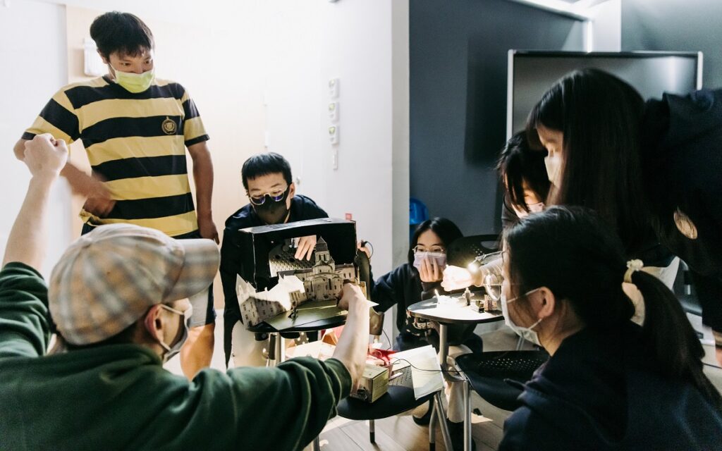 歌劇院藝術進校-技術劇場篇【高中】教學現場。(圖/歌劇院提供)