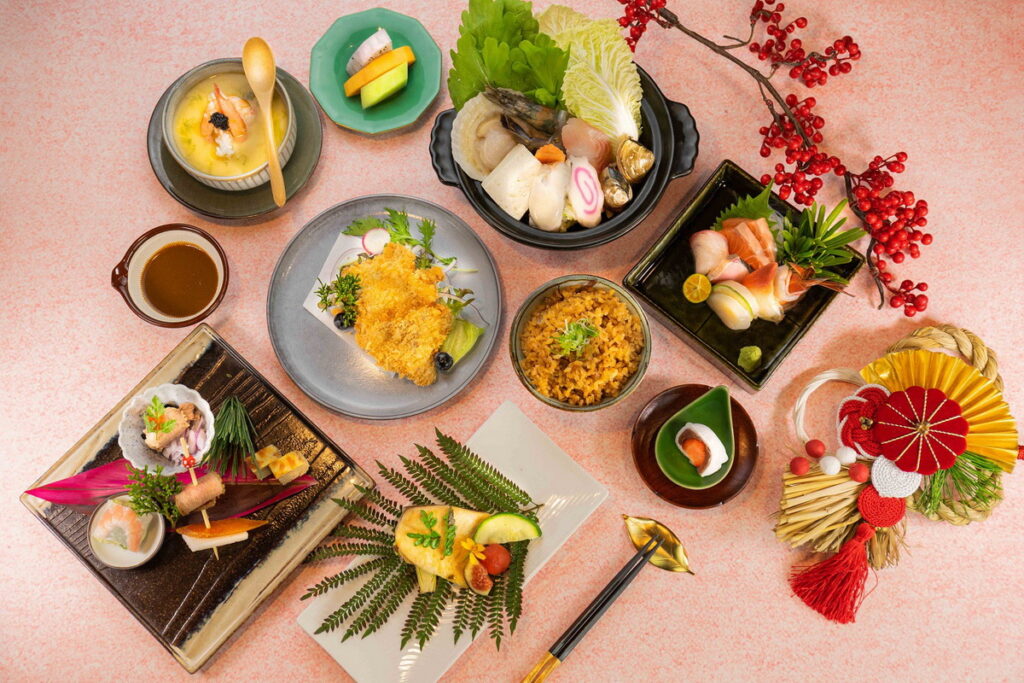 入住品嚐依當季在地食材結合懷石料理精髓推出的心舞會席($1,380+10%人)，專案再加贈每人$100清酒折價券。(飲酒勿開車，未滿十八歲者禁止飲酒)
