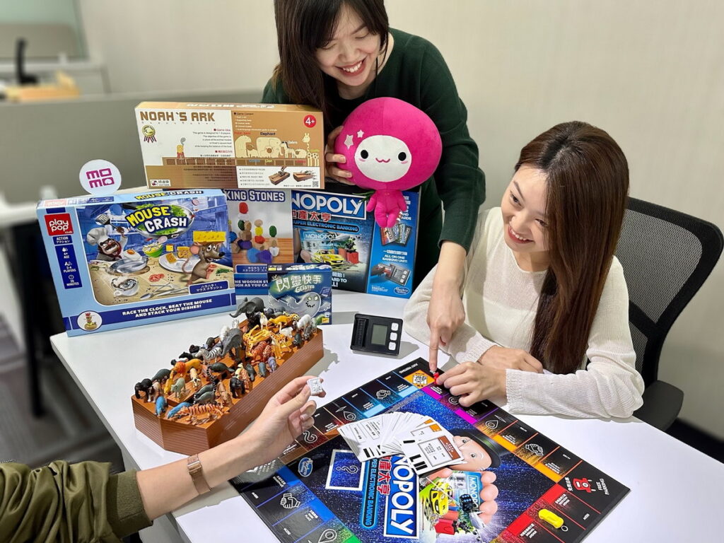 momo打造《新年桌遊推薦》與《黑電新春大賞》活動延燒買氣,桌遊、電玩遊戲、影音設備、電動麻將桌65折起。