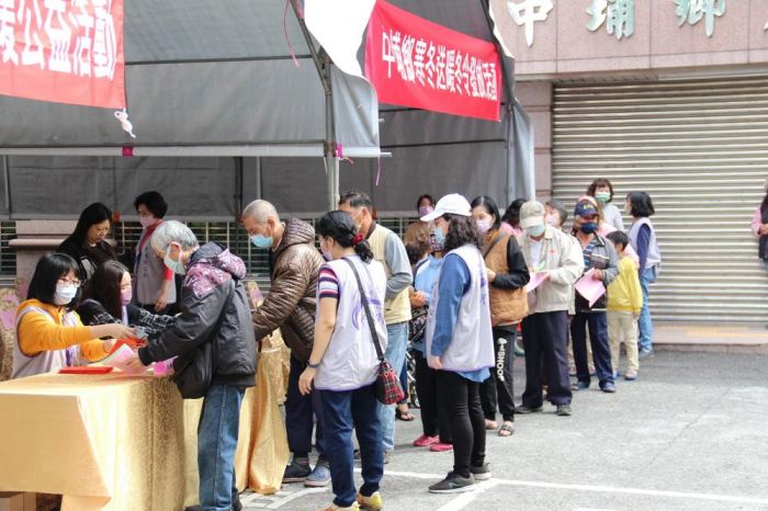 中埔鄉公所舉辦寒冬送暖 受贈者感謝善士愛心