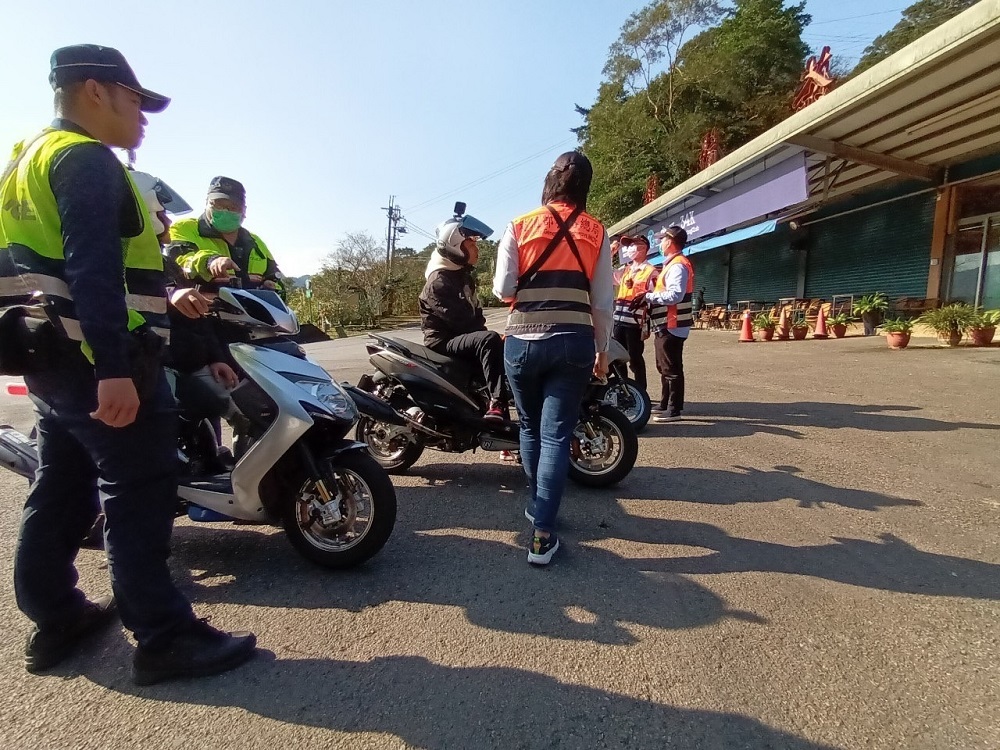 2小時開罰15件 新北警聯合監理所強力稽查北宜公路 108 S 8478781