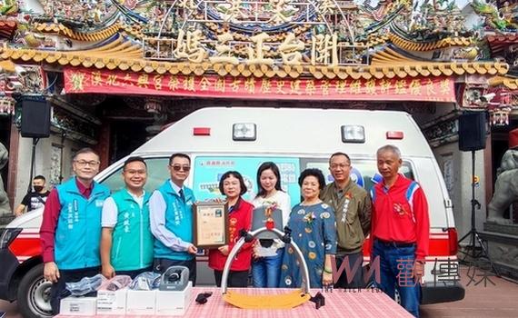 溪北六興宮媽祖加持提升醫療品質 捐贈新港消防隊自動心肺復甦機