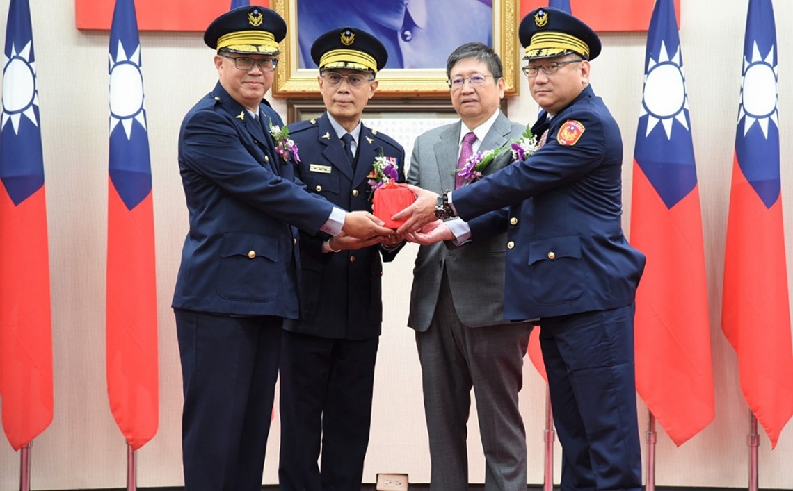 楊文科主持警察局卸新任局長交接 新任局長林信雄共創「科技首都•幸福竹縣」