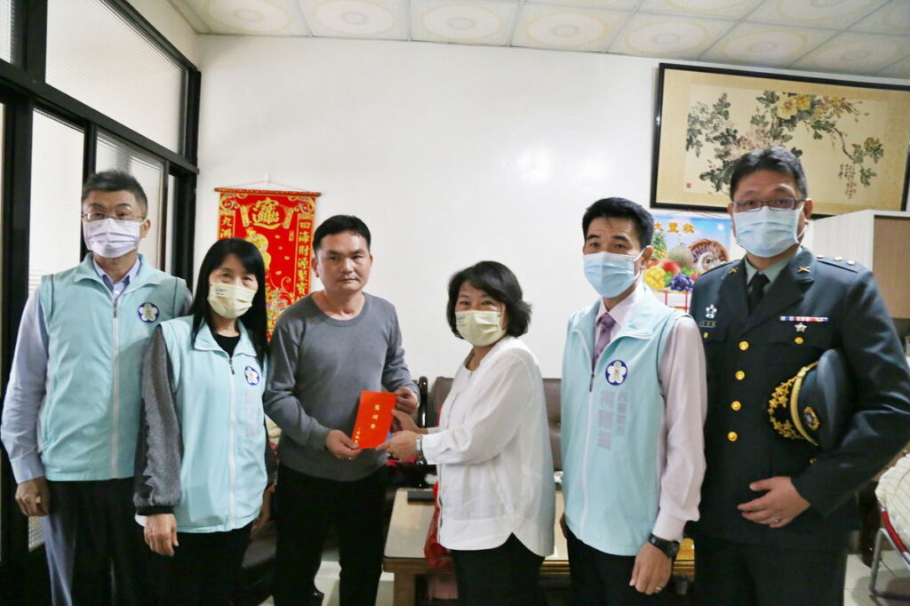 黃敏惠市長到顏志源家中關懷
