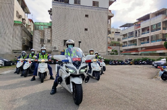 ▲ 中警四分局視路況監控情形,機動大型重機輔助交通疏導 (圖/台中市警察局 提供)