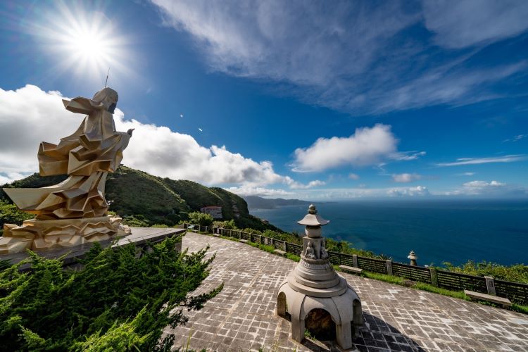 靈鷲山海天一色的美景,是走春推薦景點。(圖/靈鷲山佛教教團 提供)