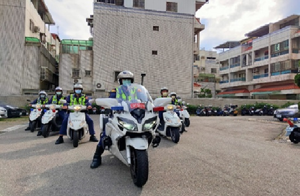 交通事故處理快打部隊,迅速排除事故現場。(圖/記者謝榮浤翻攝)