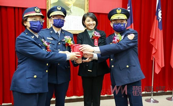 南投縣許縣長主持警察局長交接  黃勝源履新