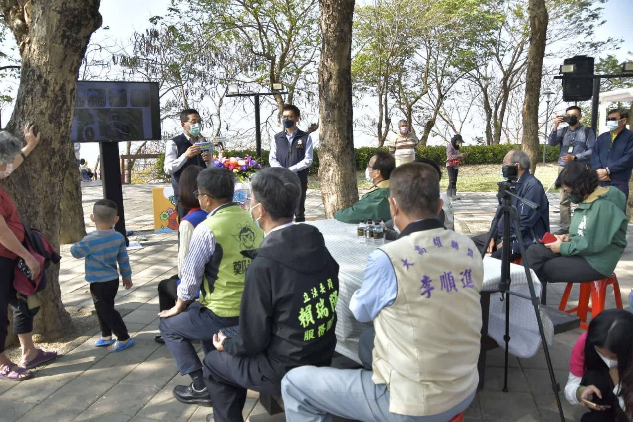 大坪頂坪鳳特色遊戲場啟用 超長滑梯嗨翻天
