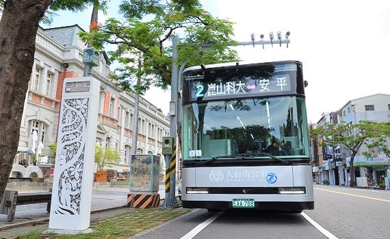 台南大興土木，為何大客車事故六都最少？