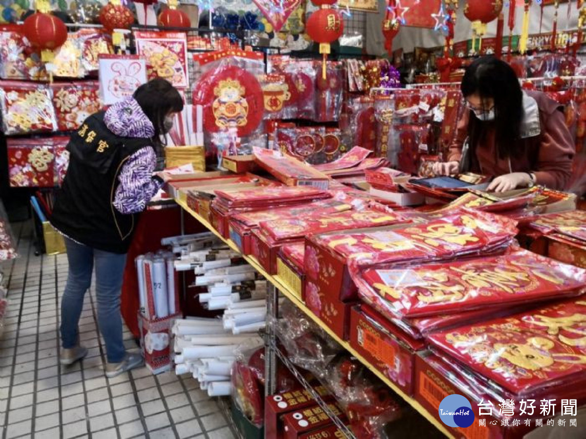 經發局呼籲民眾購買前,應仔細看清楚標示內容,拒絕購買來路不明商品,才能保障自身權益。