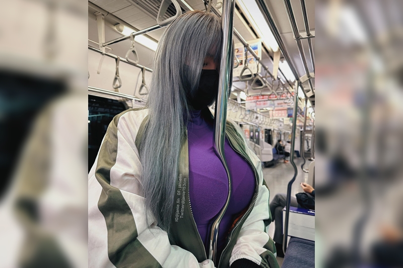 爆乳插畫家