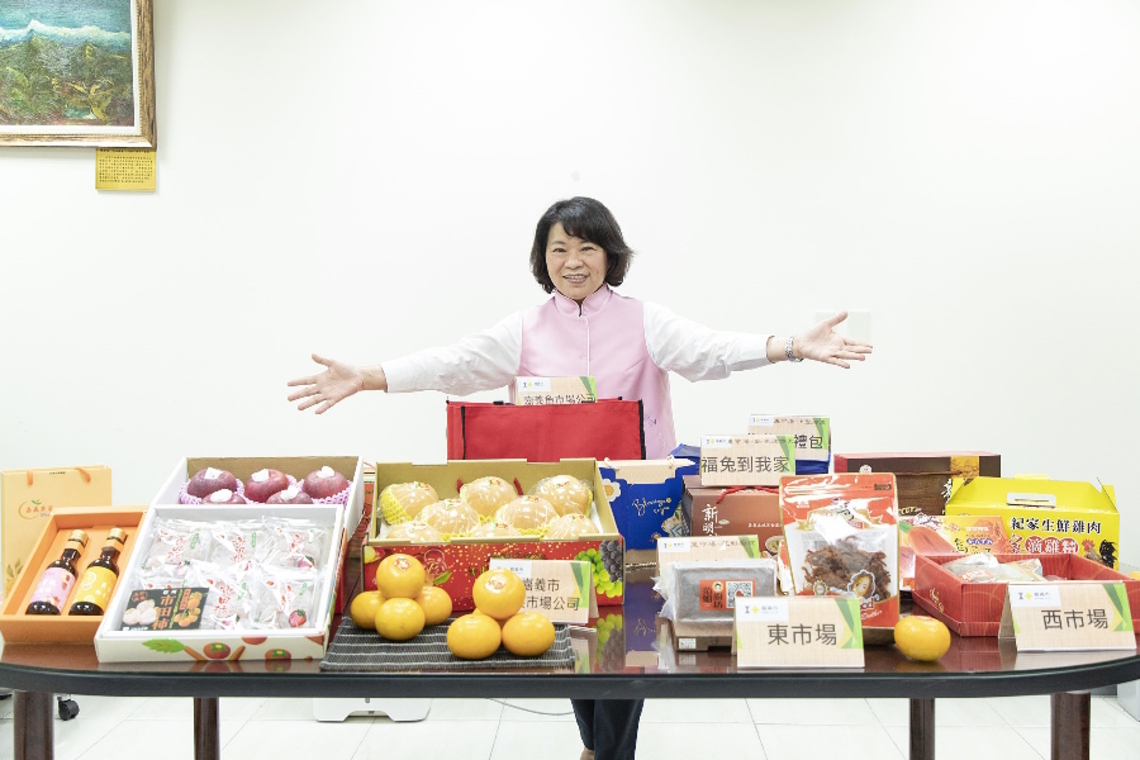 新年腳步將近 傳統市場變身打卡熱點 嘉義市市場公園有年味 公園精心布置走春必訪