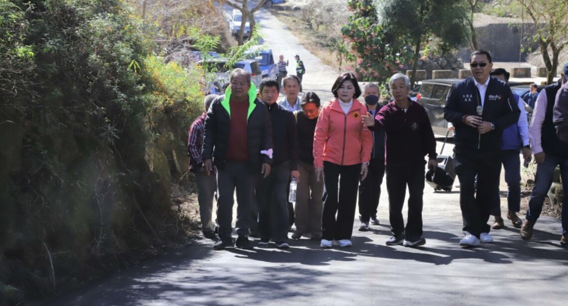 提升旅遊品質　張麗善會勘草嶺青山坪道路改善工程