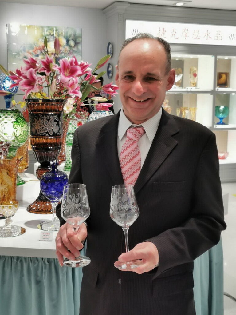 德國麥森水晶雕刻大師路茲.賀夫(Mr. Lutz Haufe)