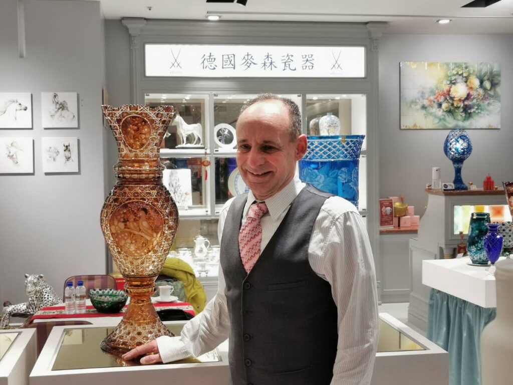 德國麥森水晶雕刻大師路茲.賀夫(Mr. Lutz Haufe)