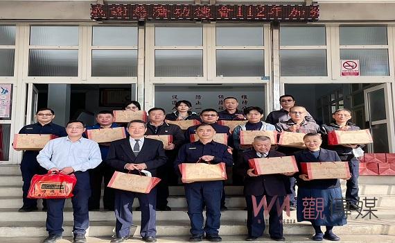 慈濟送關懷 慰問北港警值勤辛勞平安過好年