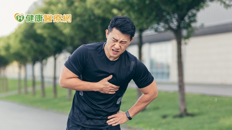 胸痛、冒冷汗竟然不是心肌梗塞 超音波照出意外結果