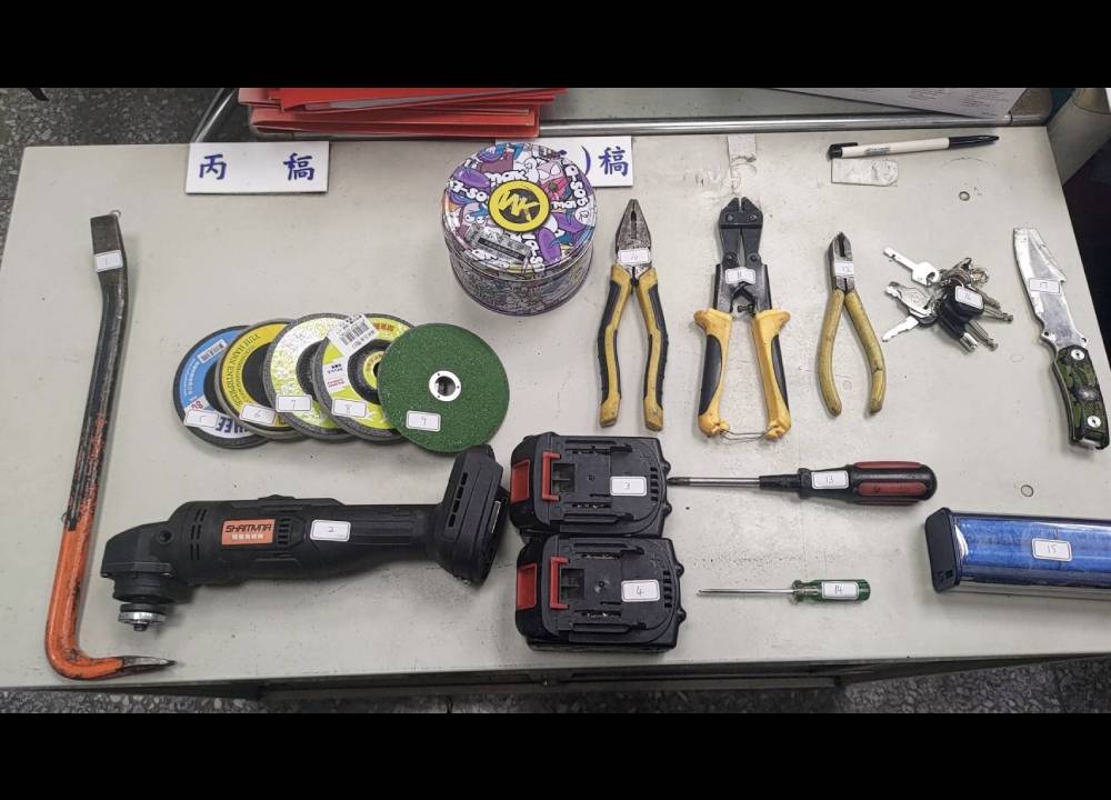 砂輪機大盜 兩度鎖定自助洗車場破壞投幣口偷銅板 85 33 3
