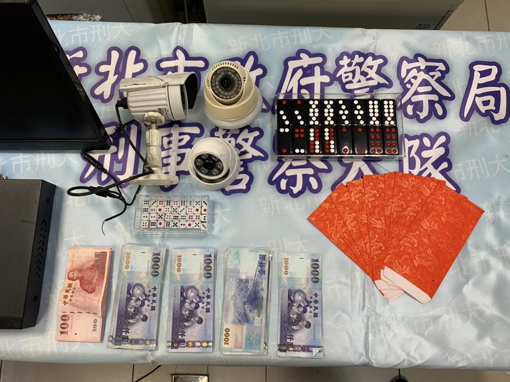 社區藏賭場美耐板遮窗 21賭客大玩天九牌警破門逮人 77 S 37314592