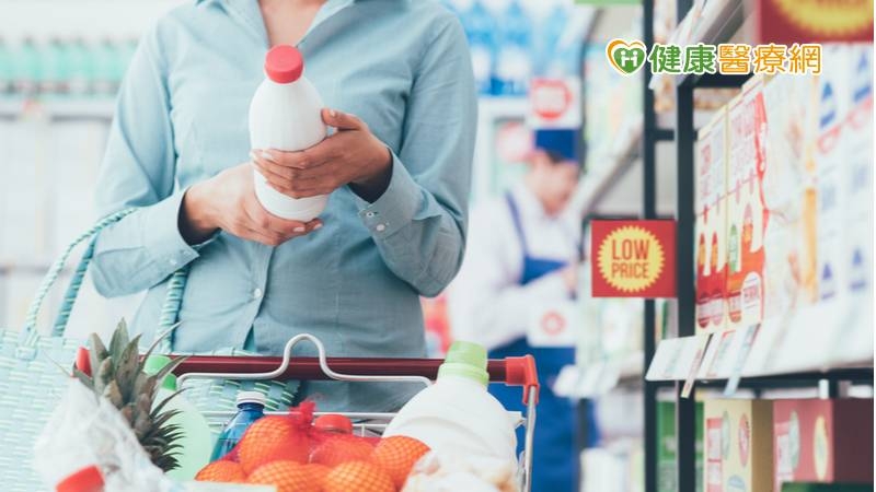 辦年貨當心買到敗壞、添加劑食品 營養師教4招安心買