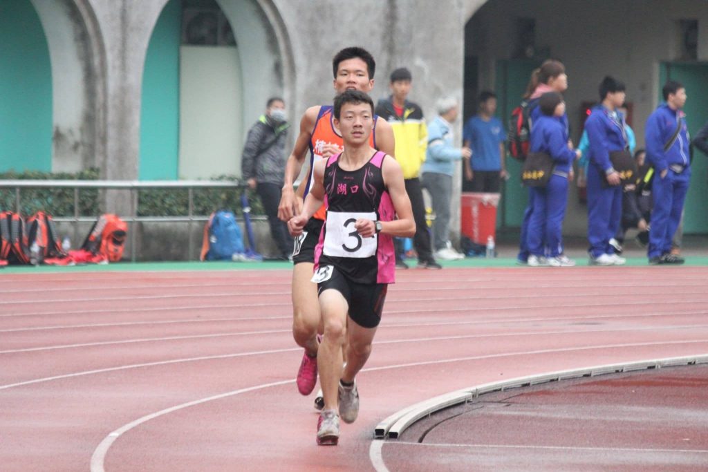 周賢峰連霸全中運一萬公尺金牌。圖片來源:周賢豐
