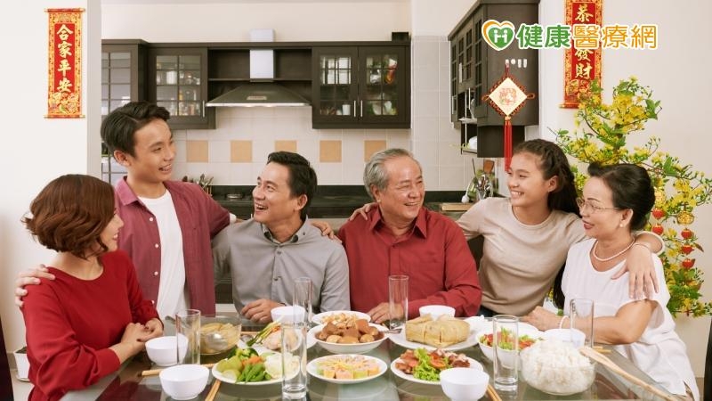 應對長輩問題攻防戰! 專家教你6招不尬聊