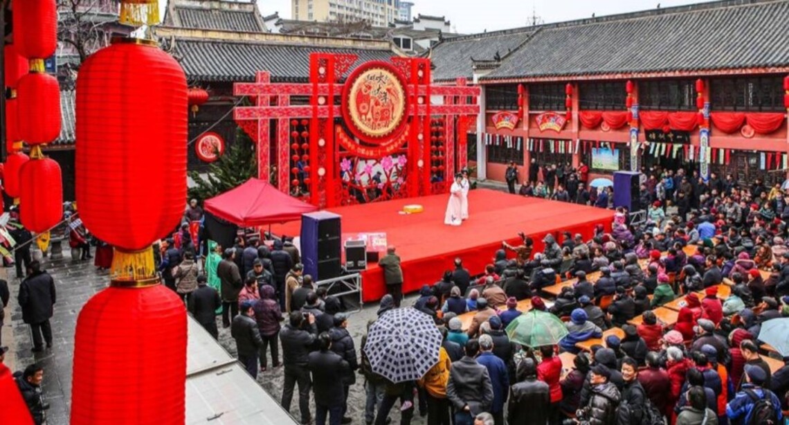 俄羅斯人體驗年味的中國文化   逛廟會過春節