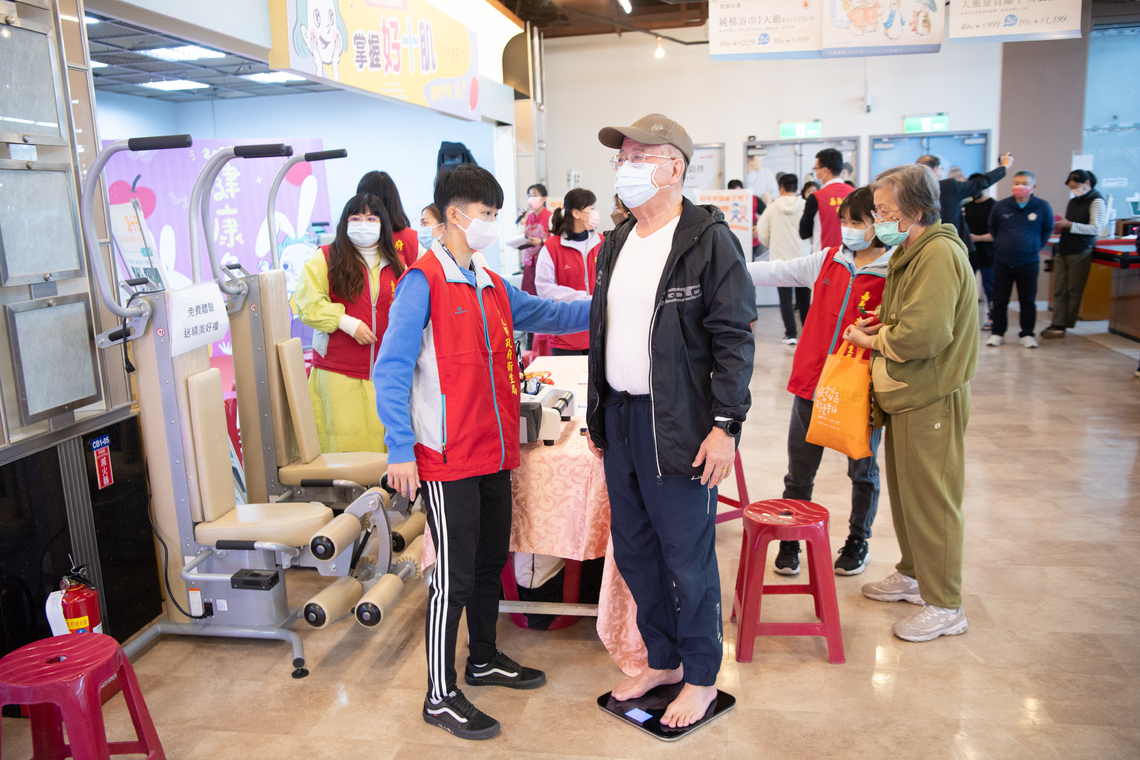 一年之計在於春 過年享用美味不踩雷!營養師公開獨「嘉」年菜餐盤搭配法 春節適度運動健身