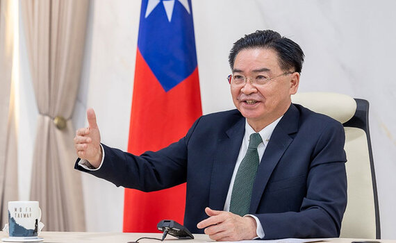 難不成,吳釗燮已「無招」可卸?!