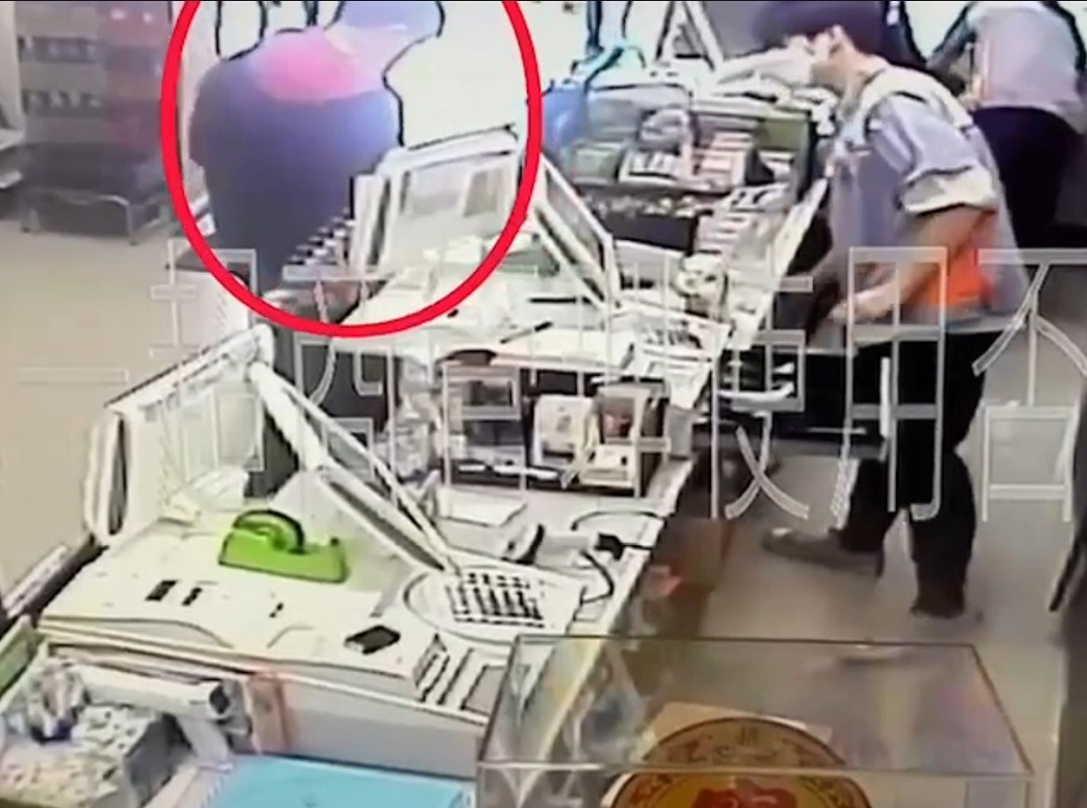 打工代領1次2000元 員警上門才知淪為取簿手兩人被逮 98 202301253
