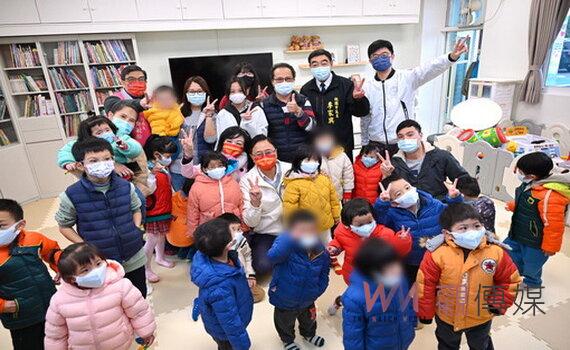 慰訪桃園楊梅育德兒童之家  張善政祝福孩子新年快樂平安長大