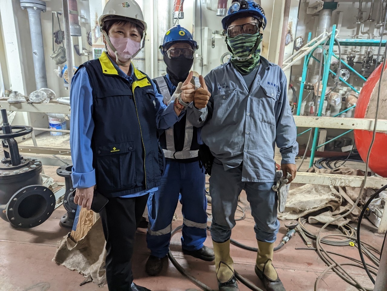 台船員工春節連假日夜趕工為台灣水下軍力、離岸風場電力打拚