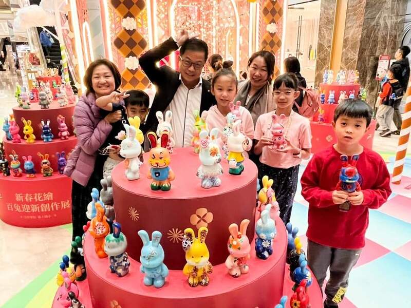 漾新聞|新上國小300位學生美學創作與策展 百變超萌兔春節攻陷購物廣場