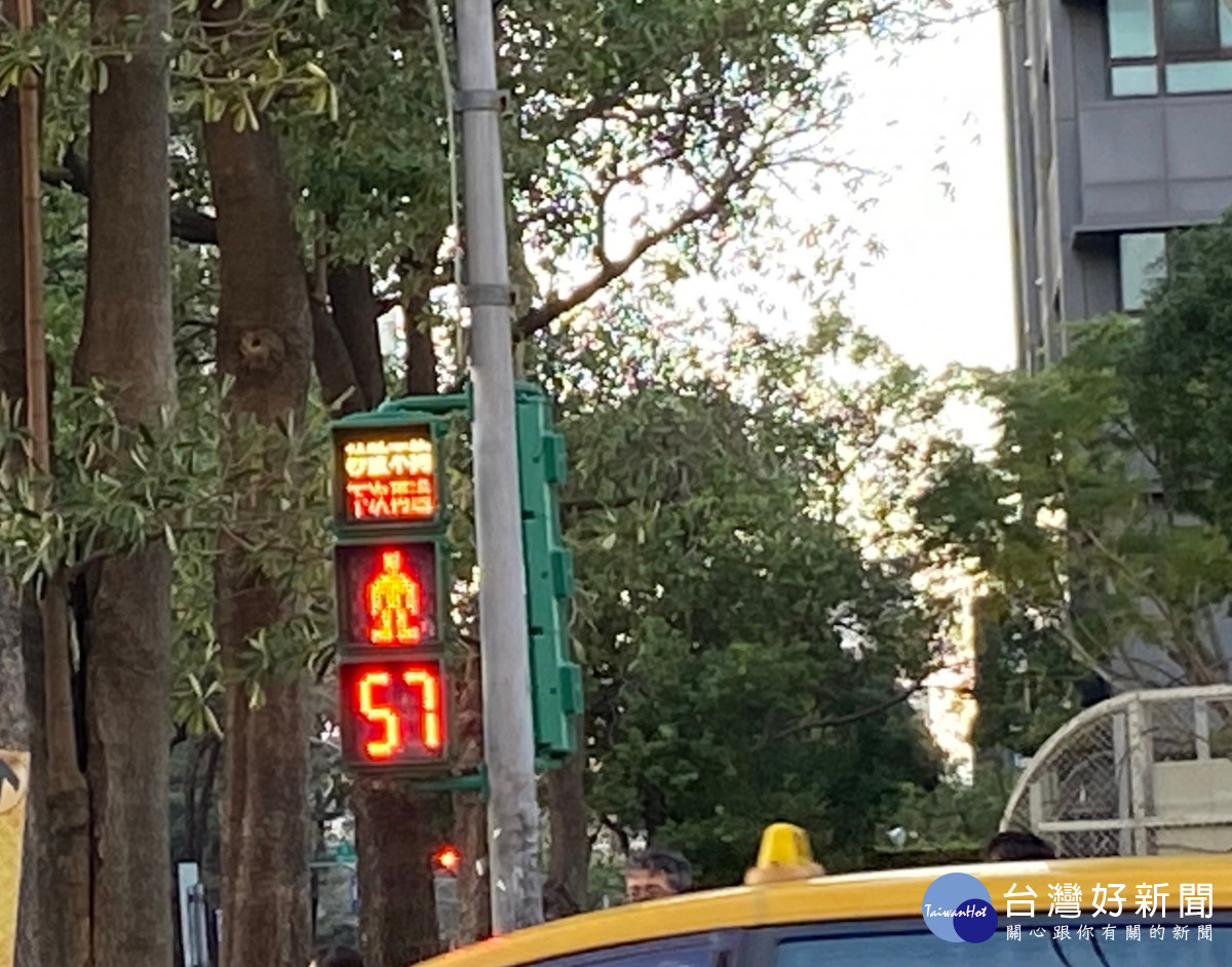 紅綠燈秒數大揭密 中市交通局:分秒必爭靠智慧