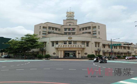 太狂啦!彰化市區電桿上出現張貼販售毒品廣告單 警:鄰居間糾紛
