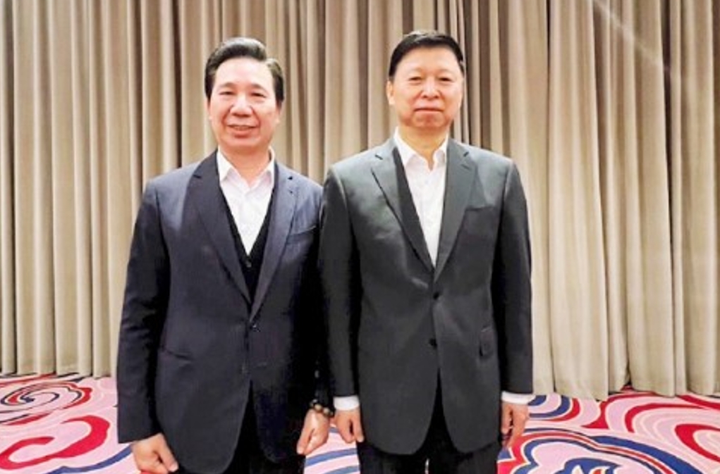 金門縣長陳福海(左)29日在福建廈門拜會國台辦主任宋濤(右),雙方就「小三通續航」議題進行意見交流。金門縣政府提供
