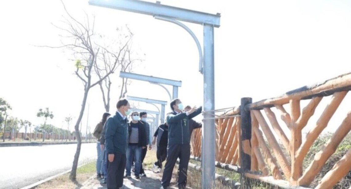 台南太陽能鋼柱倒3根市府究責