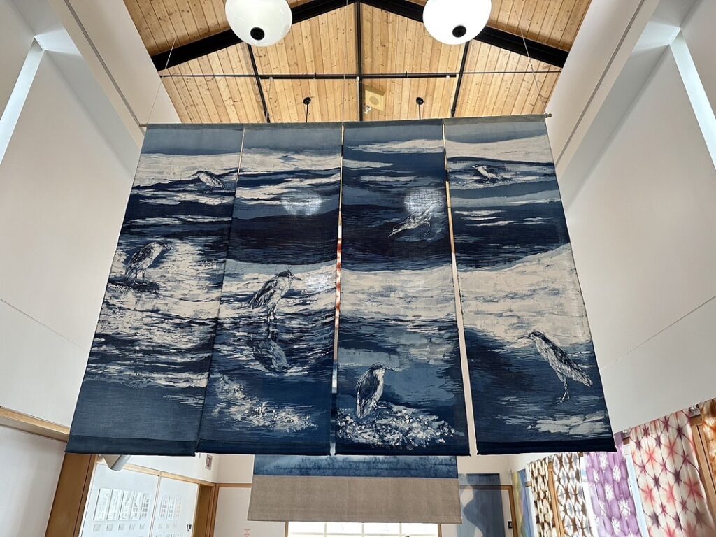 2023加拿大「農曆新年藝術節」結合臺灣工藝,以天然染色為題妝點新春。(圖/工藝中心提供)