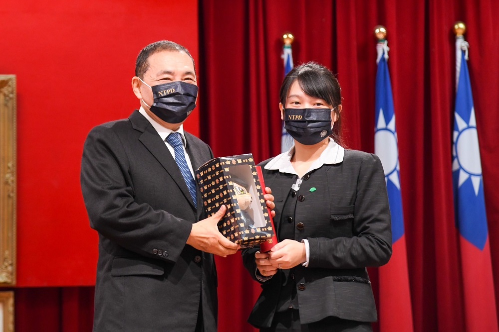 攔阻詐騙5億7000萬餘元 新北警頒贈121阻詐有功人員 81 S 106397758