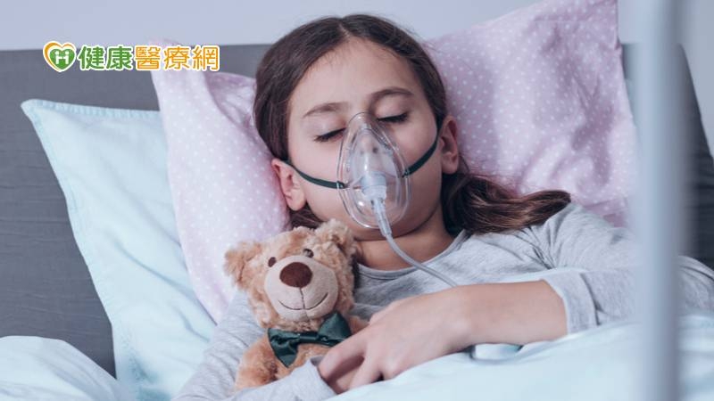 首例!父母各捐一半肺救愛女 臺大醫「活體肺葉移植」助重生